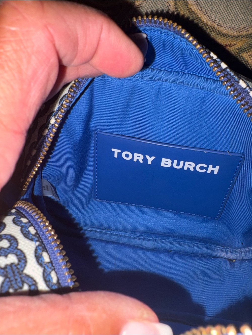 Tory Burch Gemini Link Camera Bag - Picture 10 of 10